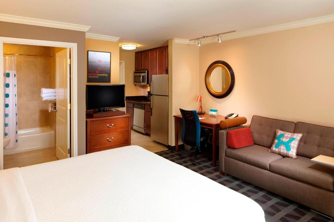 Towneplace Suites Houston North/Shenandoah Екстериор снимка