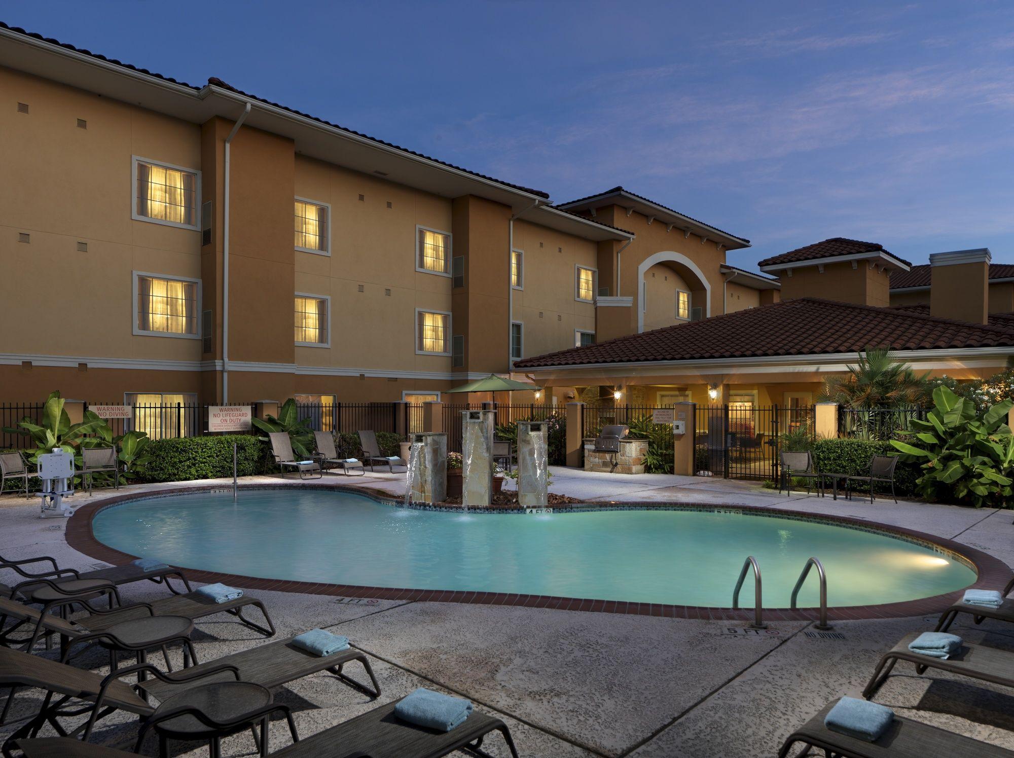 Towneplace Suites Houston North/Shenandoah Екстериор снимка