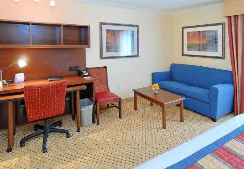 Towneplace Suites Houston North/Shenandoah Екстериор снимка